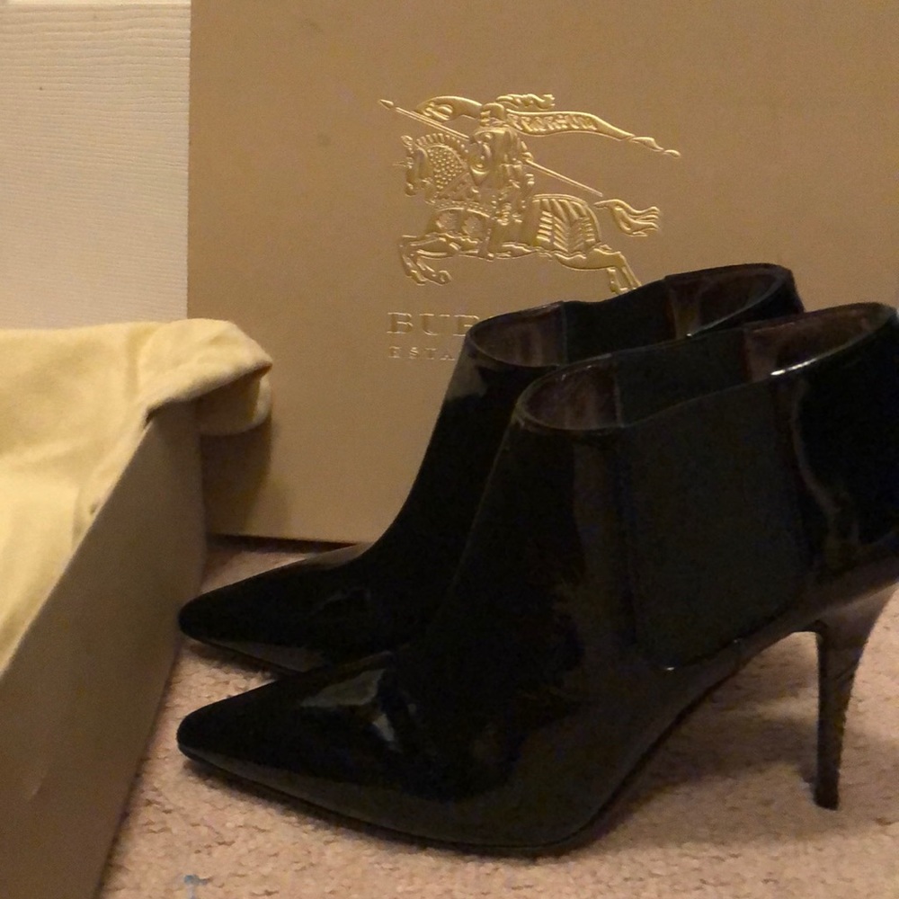 Brand New Burberry shoes